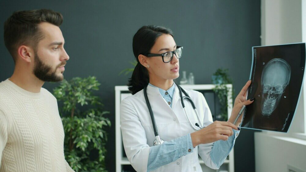 Krankenver­sicherung  wer kann sich jetzt privat versichern?